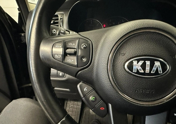 Kia Carens cena 39999 przebieg: 194207, rok produkcji 2013 z Pilzno małe 232